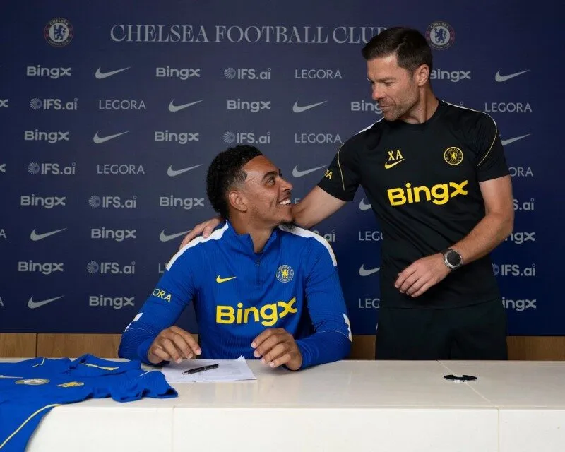 Alonso xây dựng đội hình quanh Morgan Rogers